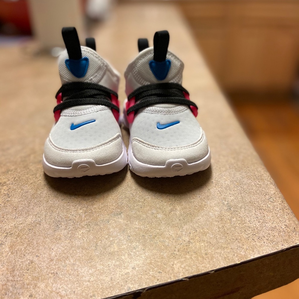 Kids sneakers/ Nike Prestos
